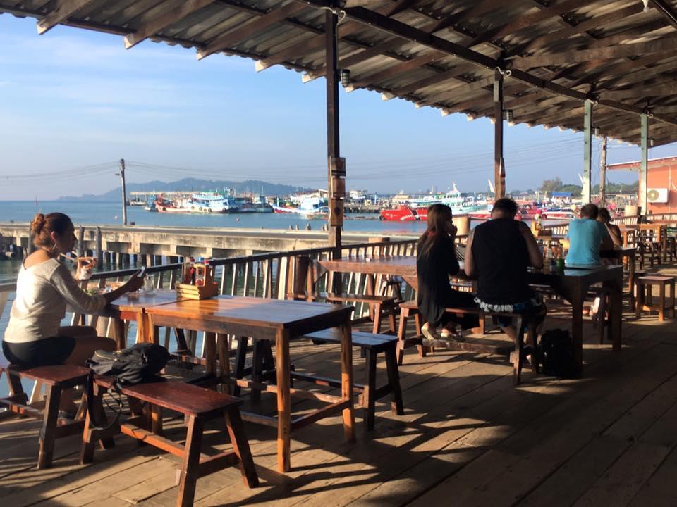 I Na Seaview Hostel Rayong Exterior foto