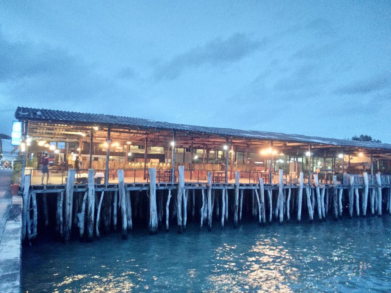 I Na Seaview Hostel Rayong Exterior foto